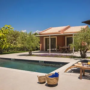 Virginia Villa Svoronata